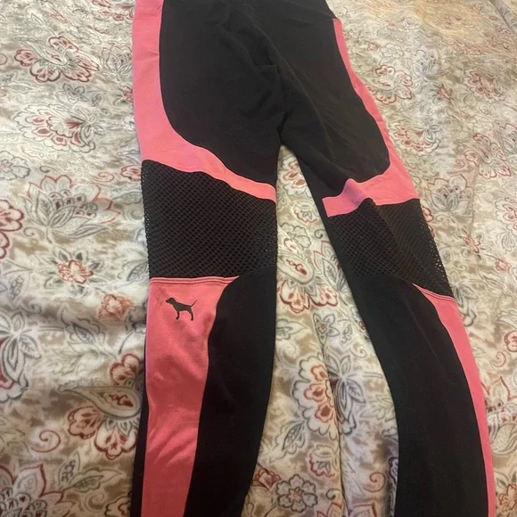 Black and Pink Leggings - Picture 3 of 3